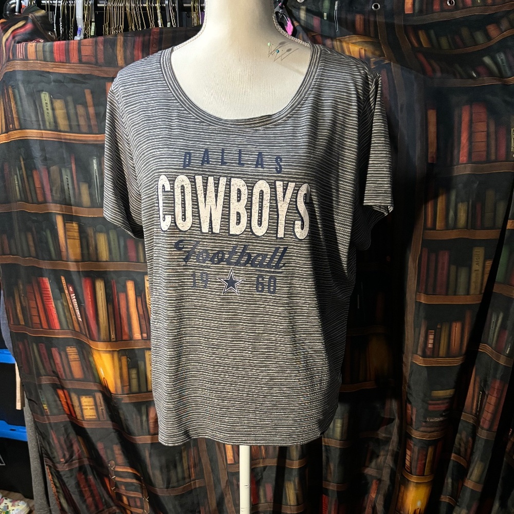 NFL TEam Apperl Dallas Cowboys shirt PLUS